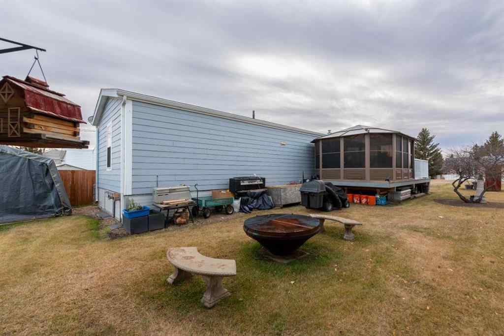 MLS&reg; # A2269067 - 207 2 Street E in NONE Lashburn, Residential Open Houses