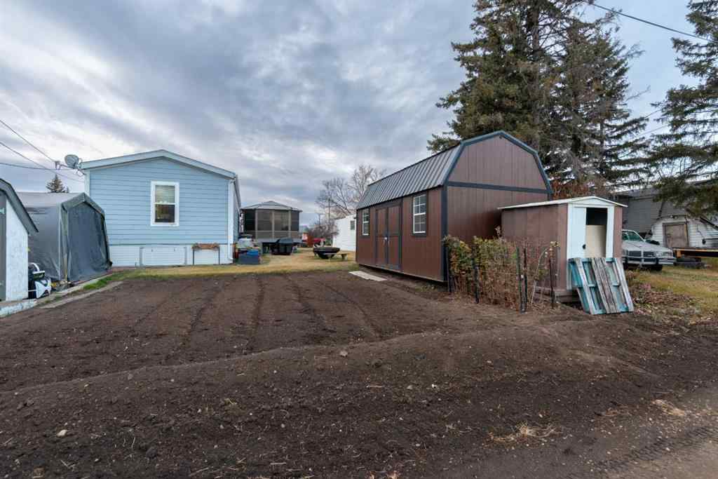 MLS&reg; # A2269067 - 207 2 Street E in NONE Lashburn, Residential Open Houses