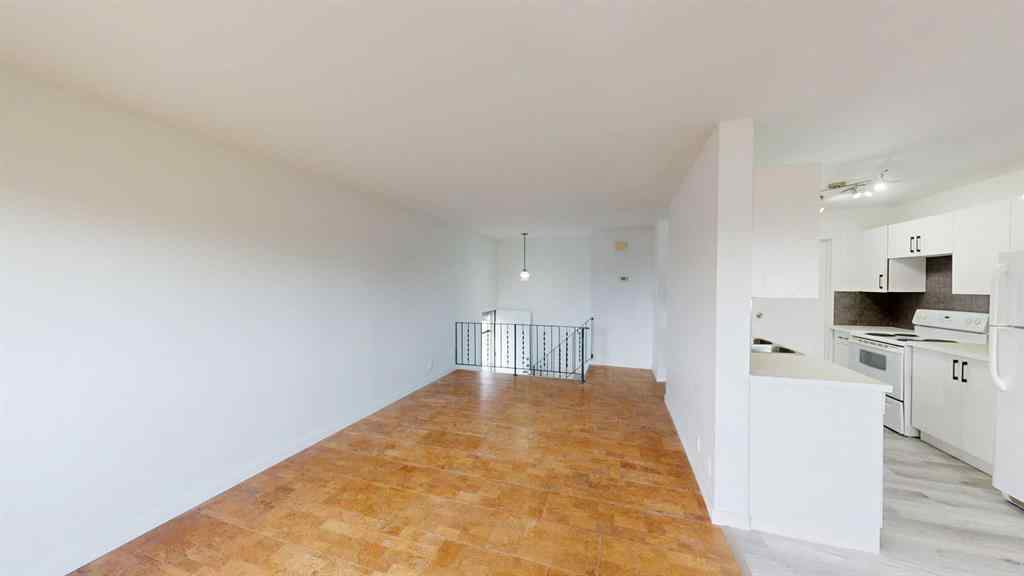 MLS® A2269069 - Unit #40 5 Acadia Road W in Varsity Village Lethbridge, Residential