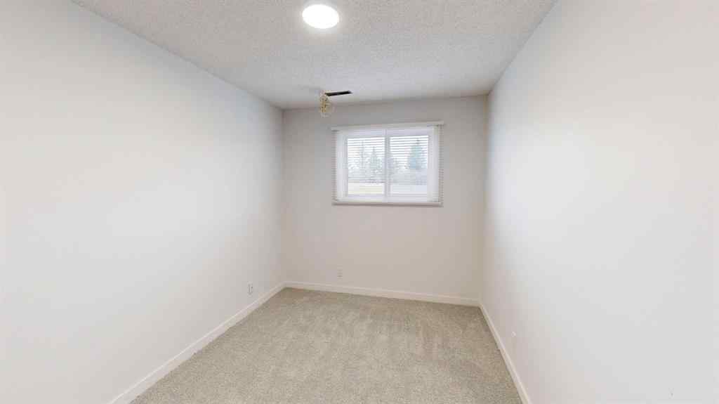 MLS® A2269069 - Unit #40 5 Acadia Road W in Varsity Village Lethbridge, Residential