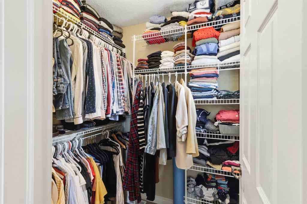 MLS® A2269073 - Unit #1 732 56 Avenue SW in Windsor Park Calgary, Residential