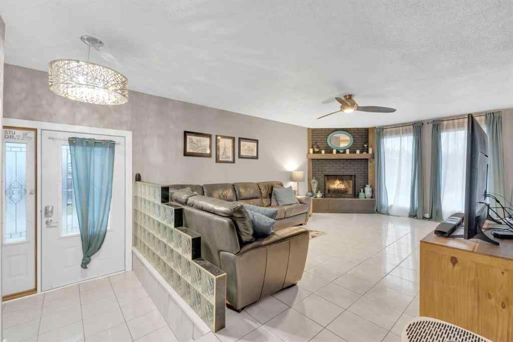 MLS&reg; # A2269082 - 5228 38 Street Crescent  in Margodt Innisfail, Residential Open Houses