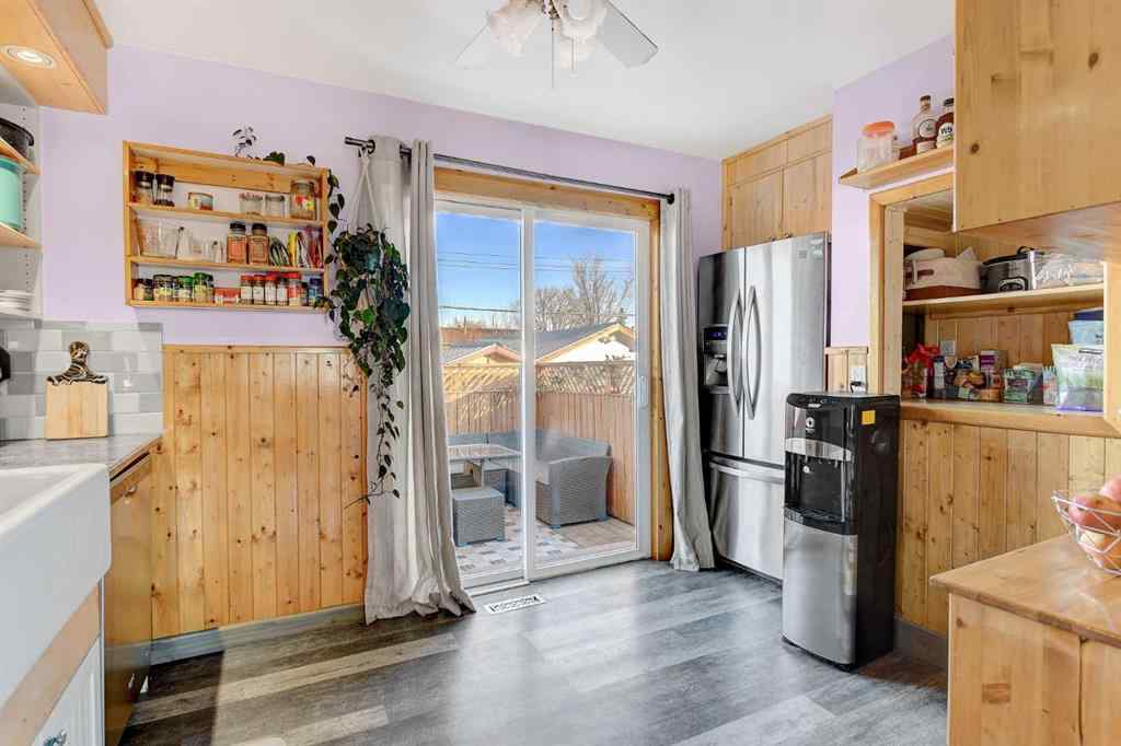 MLS® A2269086 - 10132 112 Avenue  in Avondale Grande Prairie, Residential