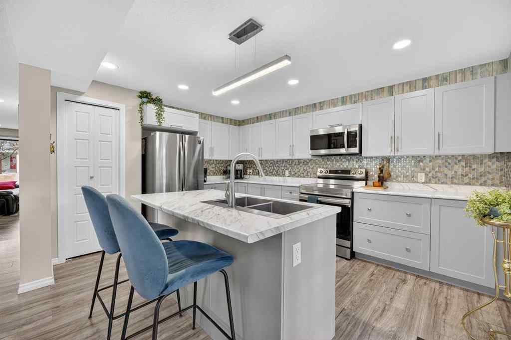 MLS&reg; # A2269087 - 29 Westheights Drive  in NONE Didsbury, Residential Open Houses