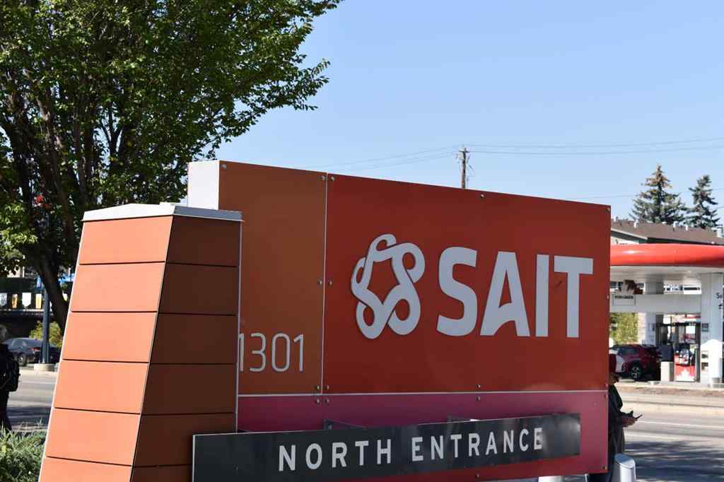 MLS® A2269090 - 2528 17A Street NW in Capitol Hill Calgary, Residential