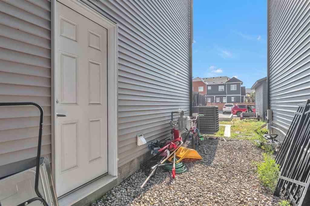 MLS® A2269091 - 1121 Chinook Gate Bay SW in Chinook Gate Airdrie, Residential