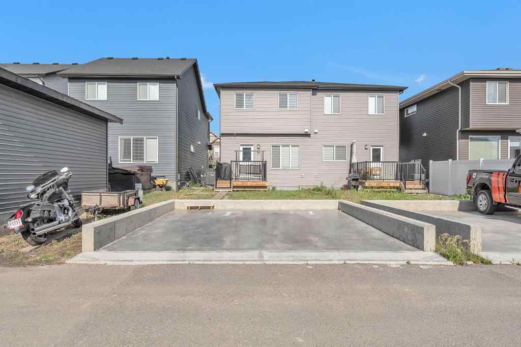 MLS® A2269091 - 1121 Chinook Gate Bay SW in Chinook Gate Airdrie, Residential