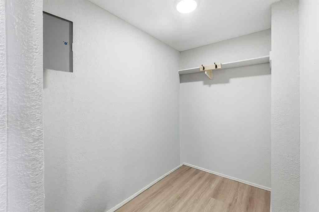 MLS® A2269097 - Unit #305 1113 37 Street SW in Rosscarrock Calgary, Residential