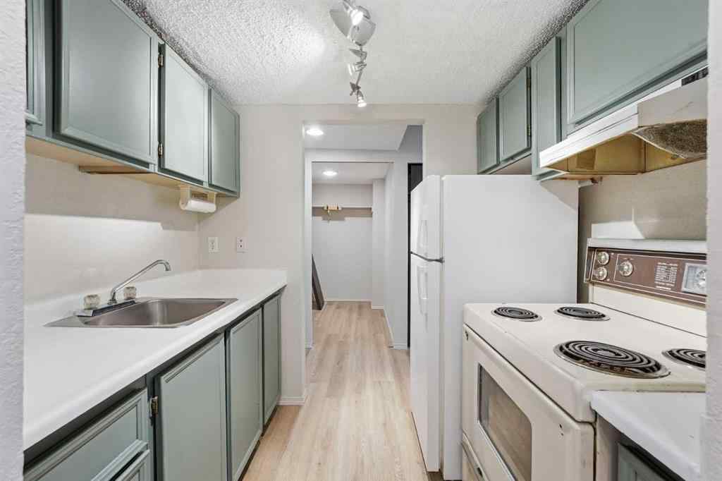 MLS® A2269097 - Unit #305 1113 37 Street SW in Rosscarrock Calgary, Residential