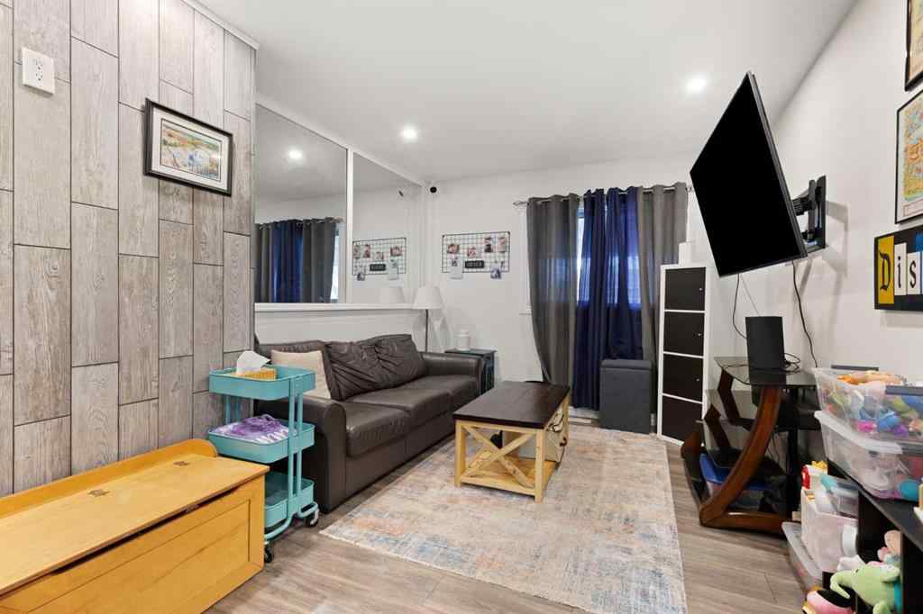 MLS&reg; # A2269098 - 613 5 Avenue SE in SE Hill Medicine Hat, Residential Open Houses