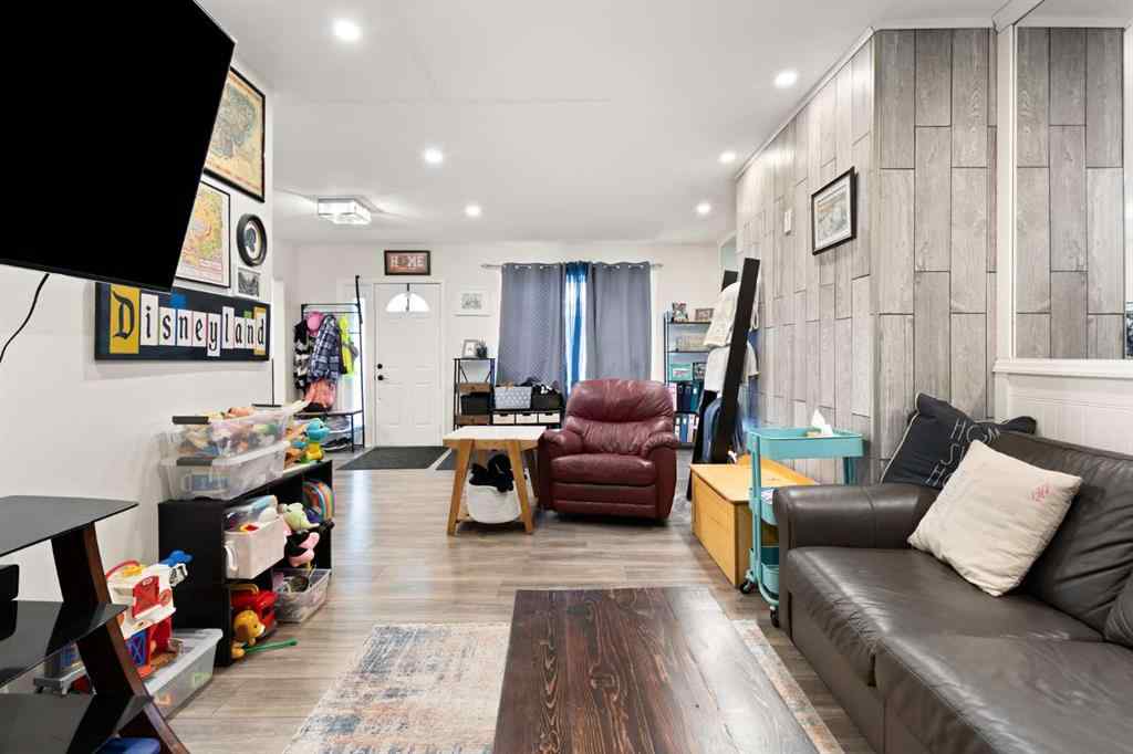 MLS&reg; # A2269098 - 613 5 Avenue SE in SE Hill Medicine Hat, Residential Open Houses