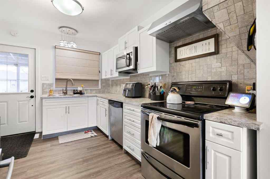 MLS&reg; # A2269098 - 613 5 Avenue SE in SE Hill Medicine Hat, Residential Open Houses