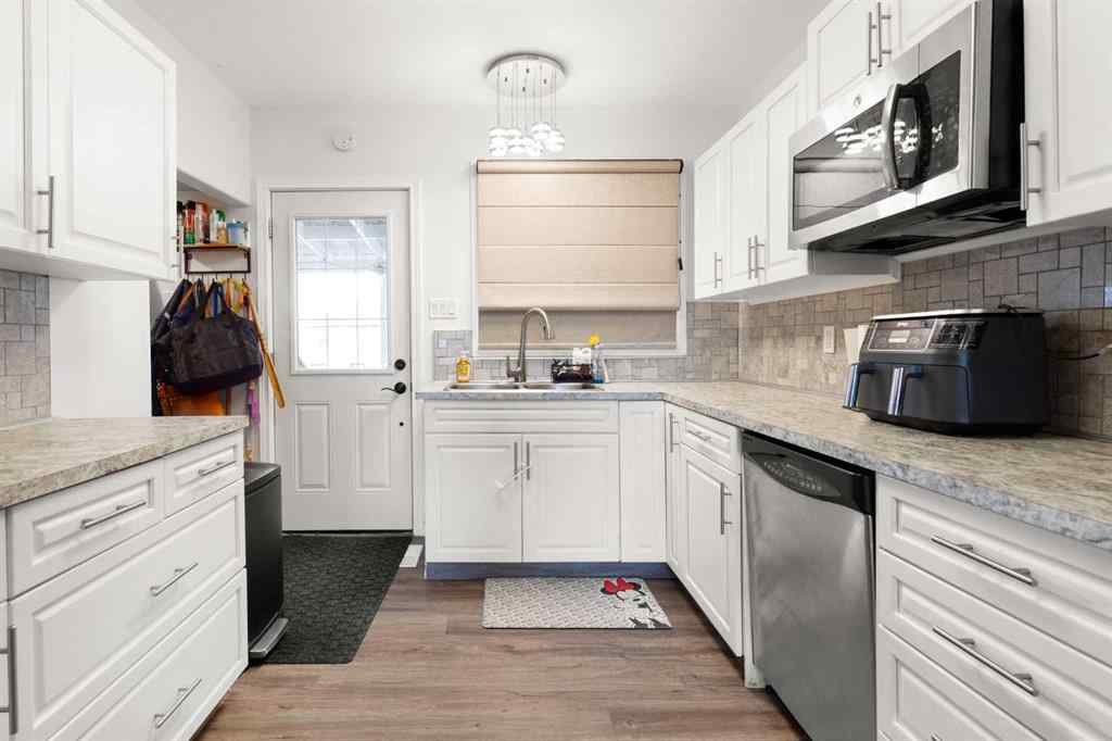 MLS&reg; # A2269098 - 613 5 Avenue SE in SE Hill Medicine Hat, Residential Open Houses