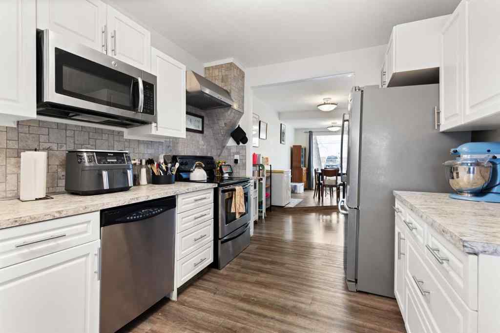MLS&reg; # A2269098 - 613 5 Avenue SE in SE Hill Medicine Hat, Residential Open Houses