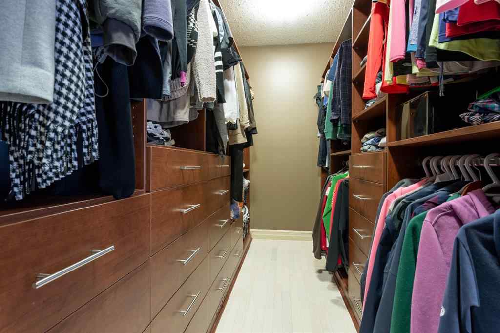 MLS&reg; # A2269100 - 2307 59A Avenue Close   in Lakeside Lloydminster, Residential Open Houses