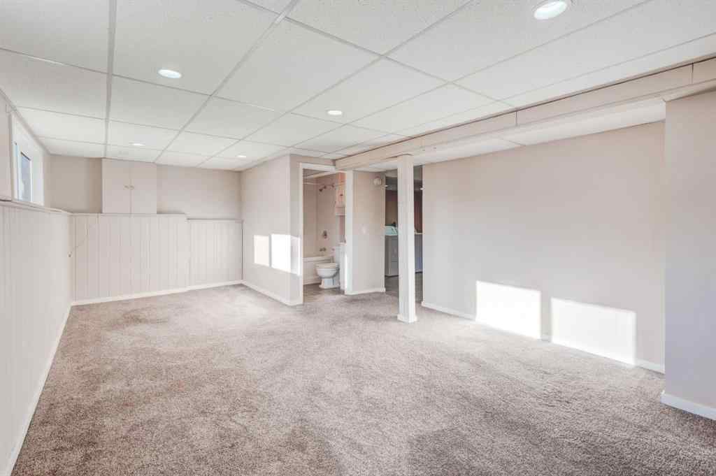 MLS® A2269105 - 43 Midridge Gardens SE in Midnapore Calgary, Residential