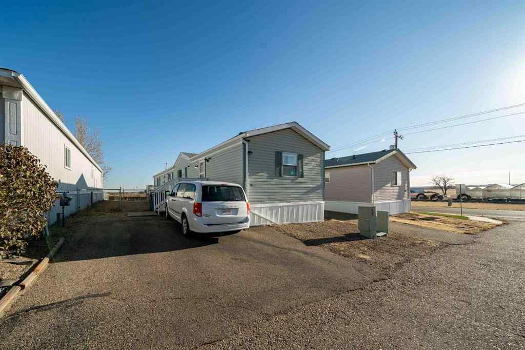 MLS&reg; # A2269117 - 18 Oxford Lane SW in SW Hill Medicine Hat, Mobile Open Houses