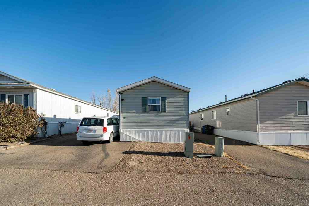 MLS&reg; # A2269117 - 18 Oxford Lane SW in SW Hill Medicine Hat, Mobile Open Houses