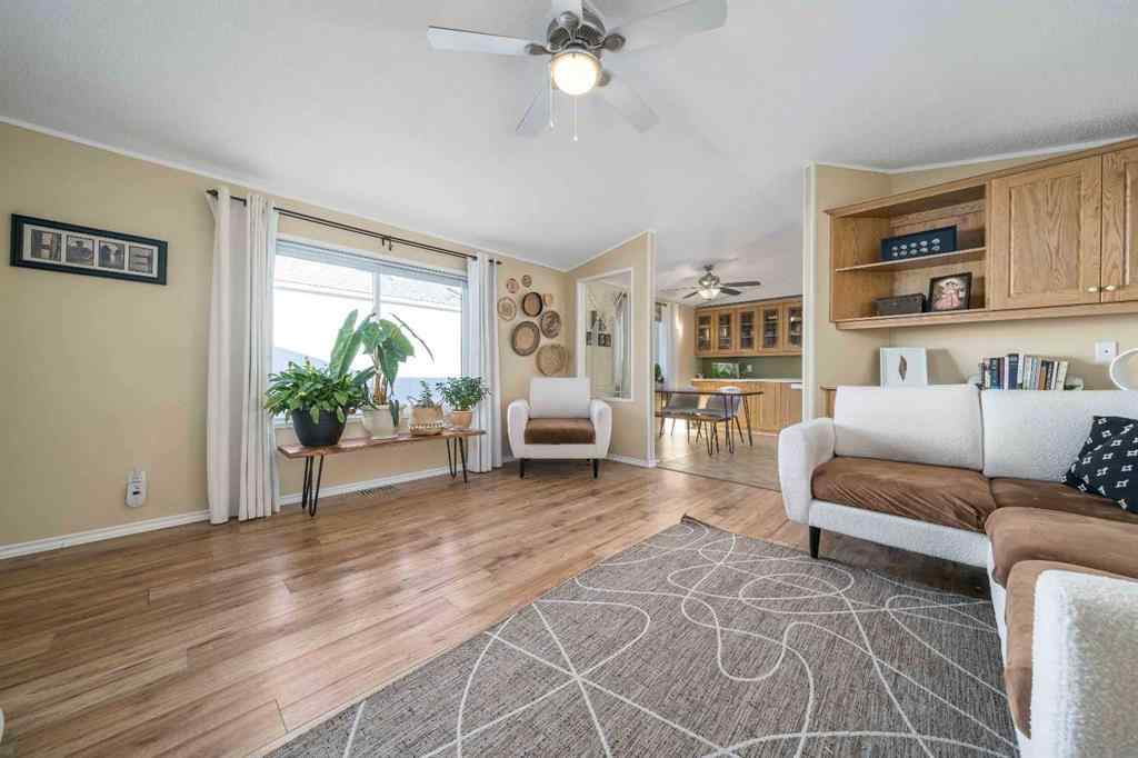 MLS&reg; # A2269117 - 18 Oxford Lane SW in SW Hill Medicine Hat, Mobile Open Houses