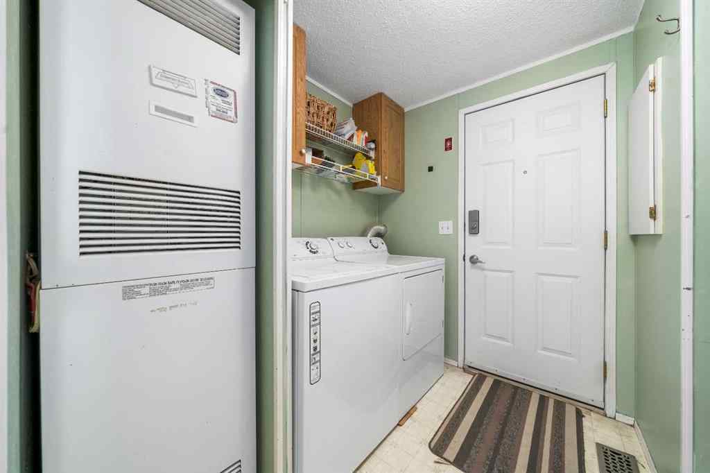 MLS&reg; # A2269117 - 18 Oxford Lane SW in SW Hill Medicine Hat, Mobile Open Houses