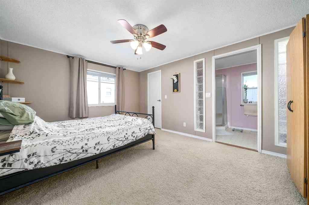 MLS&reg; # A2269117 - 18 Oxford Lane SW in SW Hill Medicine Hat, Mobile Open Houses