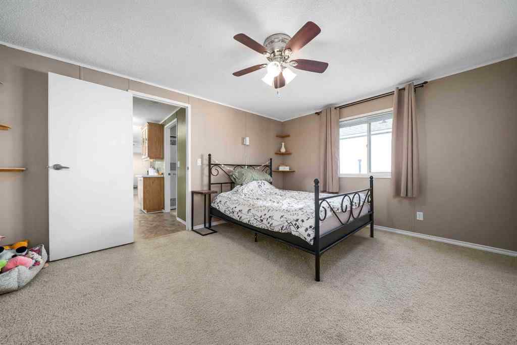 MLS&reg; # A2269117 - 18 Oxford Lane SW in SW Hill Medicine Hat, Mobile Open Houses