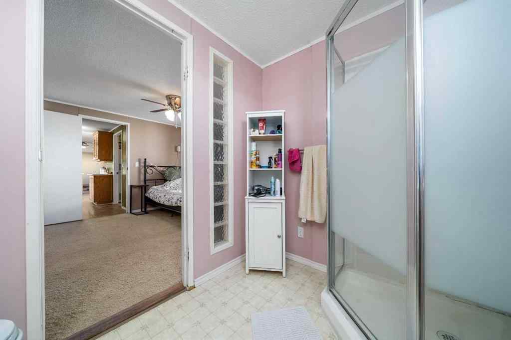 MLS&reg; # A2269117 - 18 Oxford Lane SW in SW Hill Medicine Hat, Mobile Open Houses