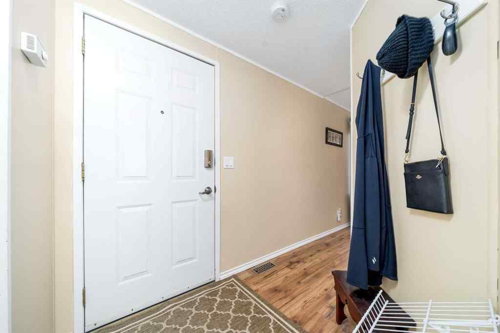 MLS&reg; # A2269117 - 18 Oxford Lane SW in SW Hill Medicine Hat, Mobile Open Houses