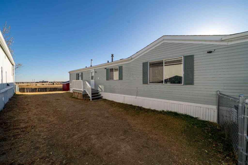 MLS&reg; # A2269117 - 18 Oxford Lane SW in SW Hill Medicine Hat, Mobile Open Houses