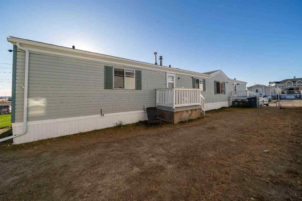 MLS&reg; # A2269117 - 18 Oxford Lane SW in SW Hill Medicine Hat, Mobile Open Houses