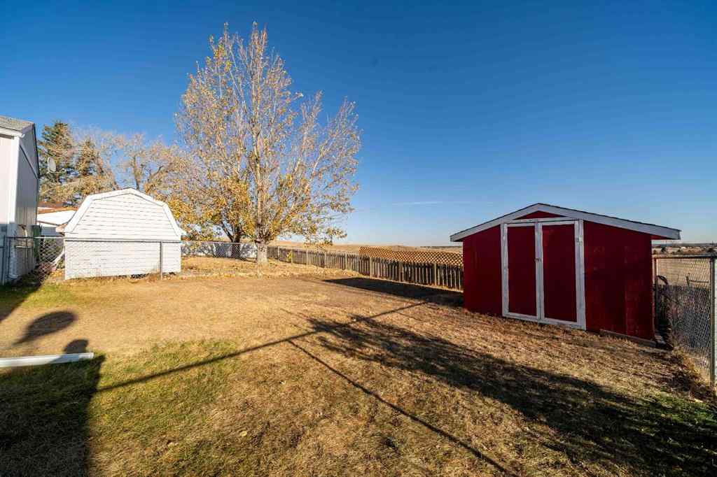 MLS&reg; # A2269117 - 18 Oxford Lane SW in SW Hill Medicine Hat, Mobile Open Houses