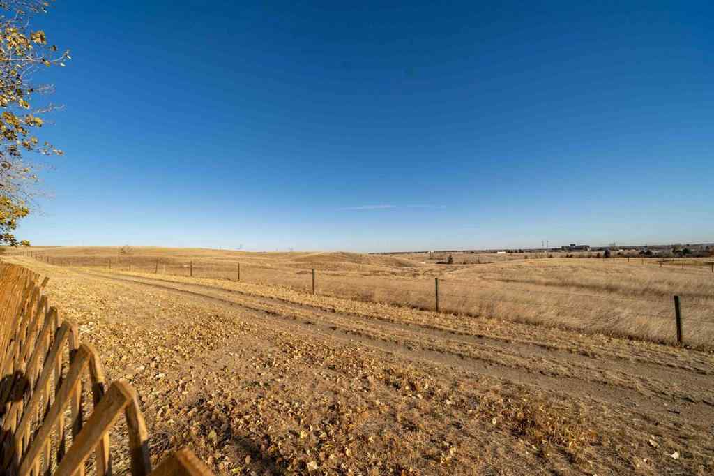 MLS&reg; # A2269117 - 18 Oxford Lane SW in SW Hill Medicine Hat, Mobile Open Houses