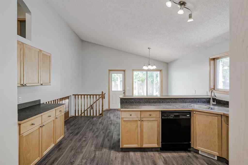 MLS® A2269120 - 31 Panatella Drive NW in Panorama Hills Calgary, Residential