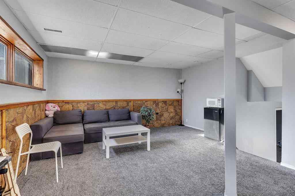 MLS® A2269121 - 16 Castleglen Crescent NE in Castleridge Calgary, Residential