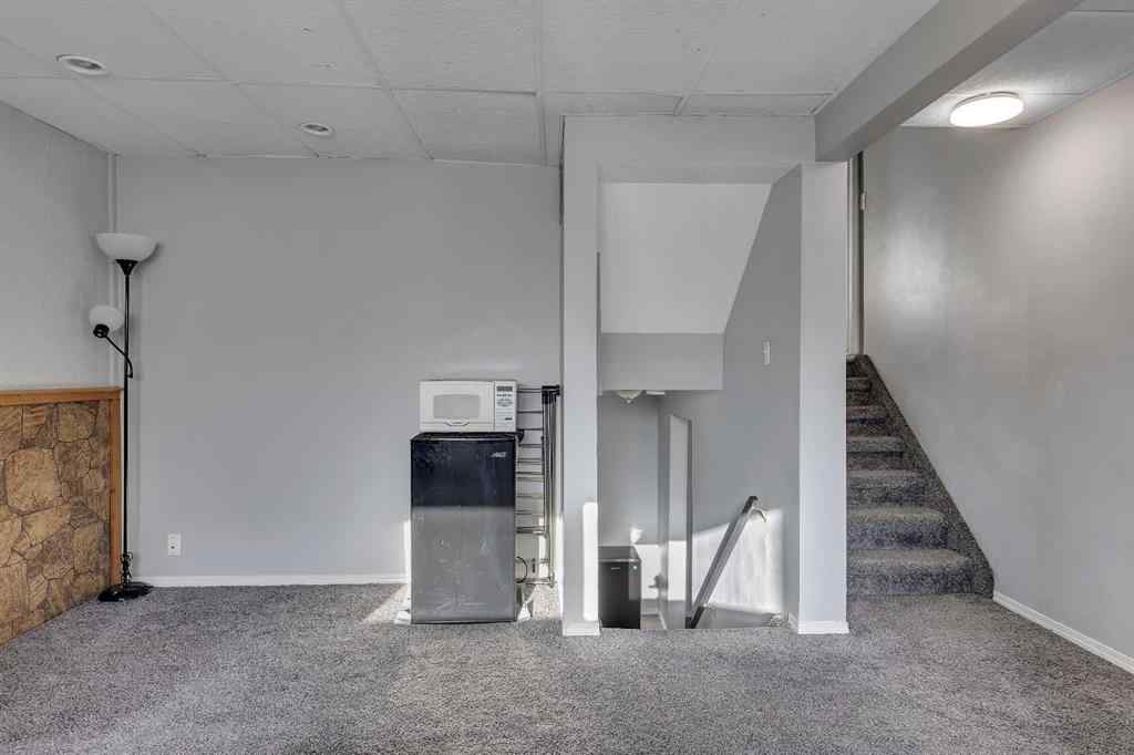 MLS® A2269121 - 16 Castleglen Crescent NE in Castleridge Calgary, Residential