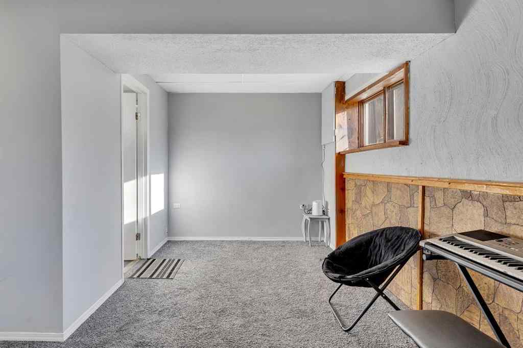 MLS® A2269121 - 16 Castleglen Crescent NE in Castleridge Calgary, Residential