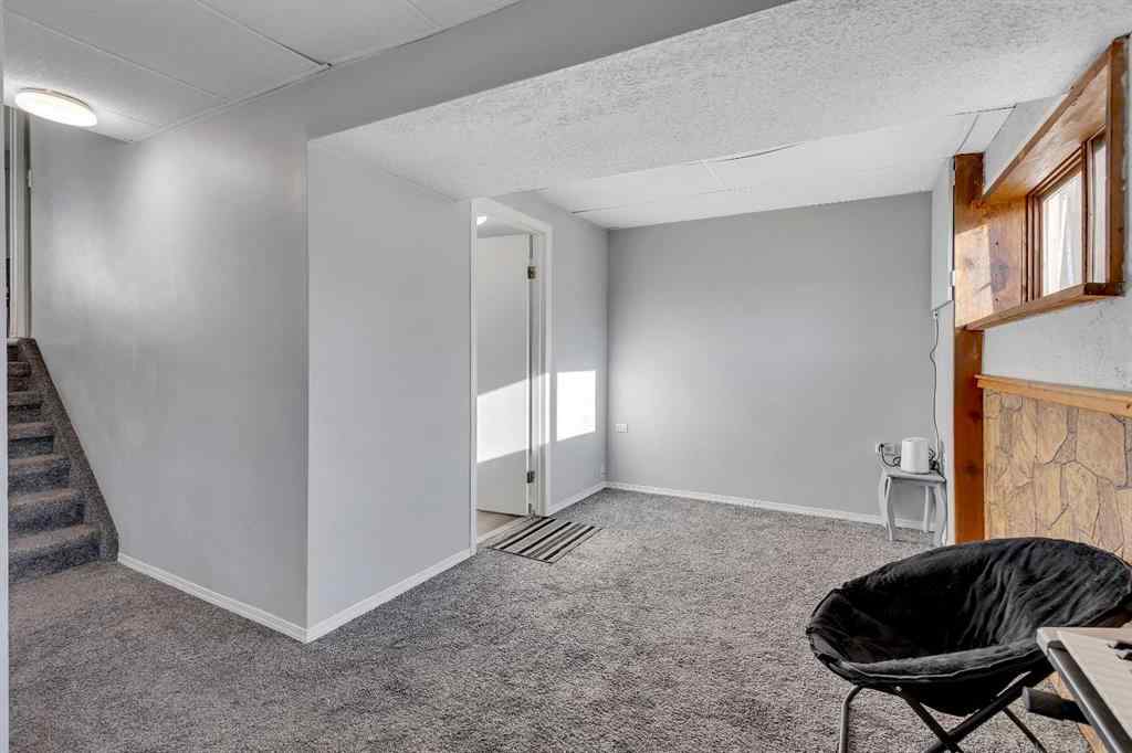 MLS® A2269121 - 16 Castleglen Crescent NE in Castleridge Calgary, Residential
