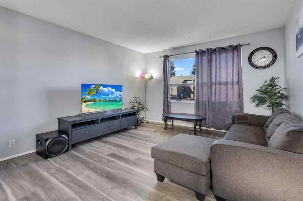 MLS® A2269121 - 16 Castleglen Crescent NE in Castleridge Calgary, Residential