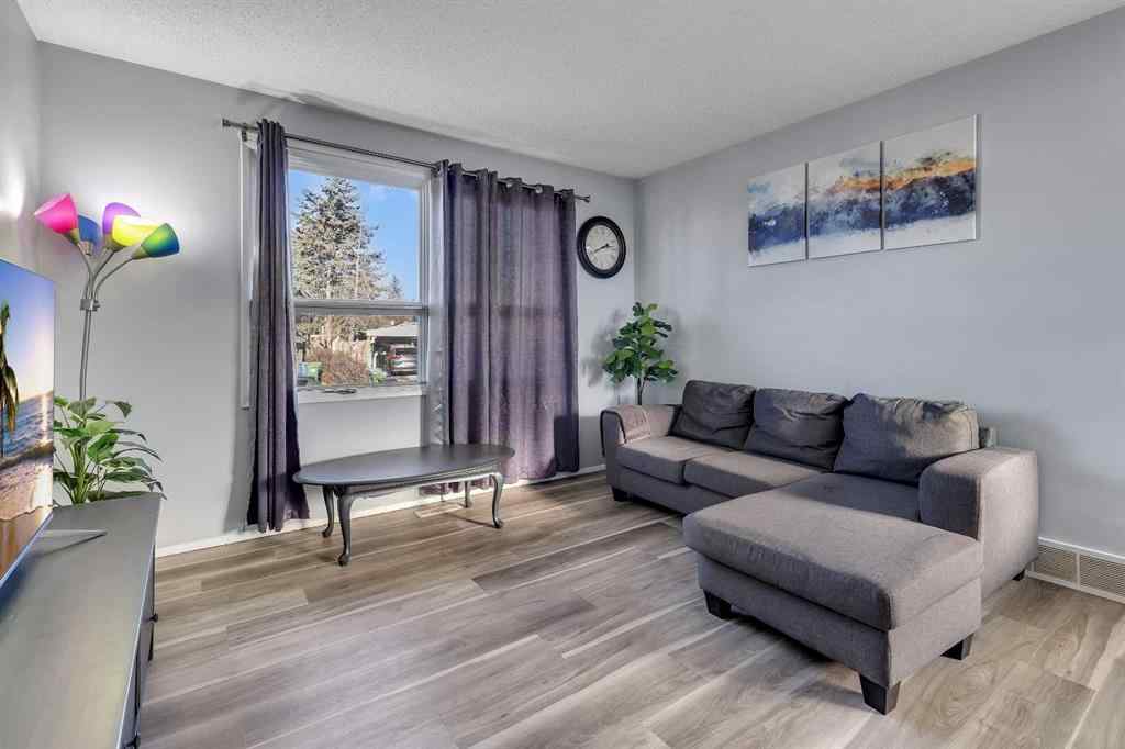 MLS® A2269121 - 16 Castleglen Crescent NE in Castleridge Calgary, Residential