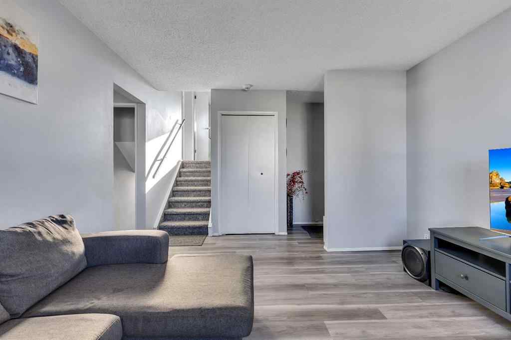 MLS® A2269121 - 16 Castleglen Crescent NE in Castleridge Calgary, Residential