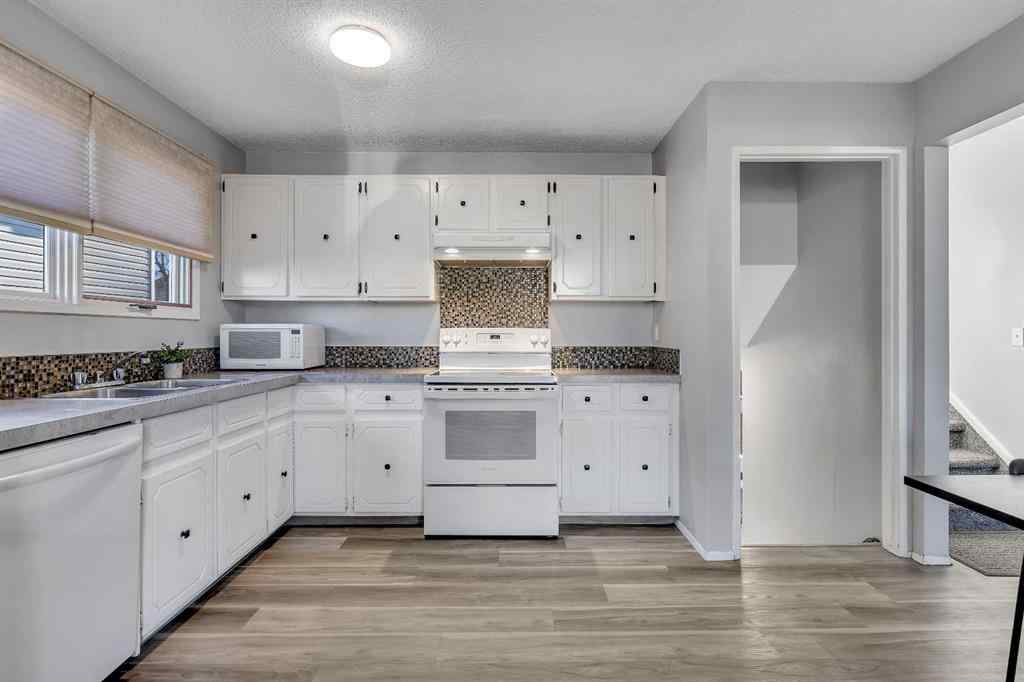 MLS® A2269121 - 16 Castleglen Crescent NE in Castleridge Calgary, Residential