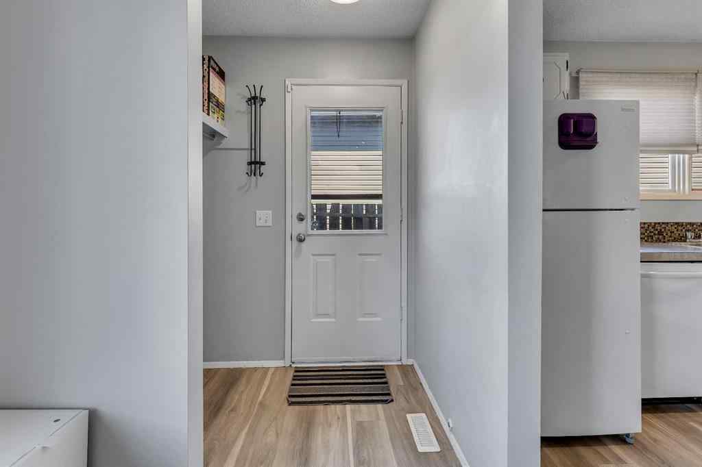 MLS® A2269121 - 16 Castleglen Crescent NE in Castleridge Calgary, Residential