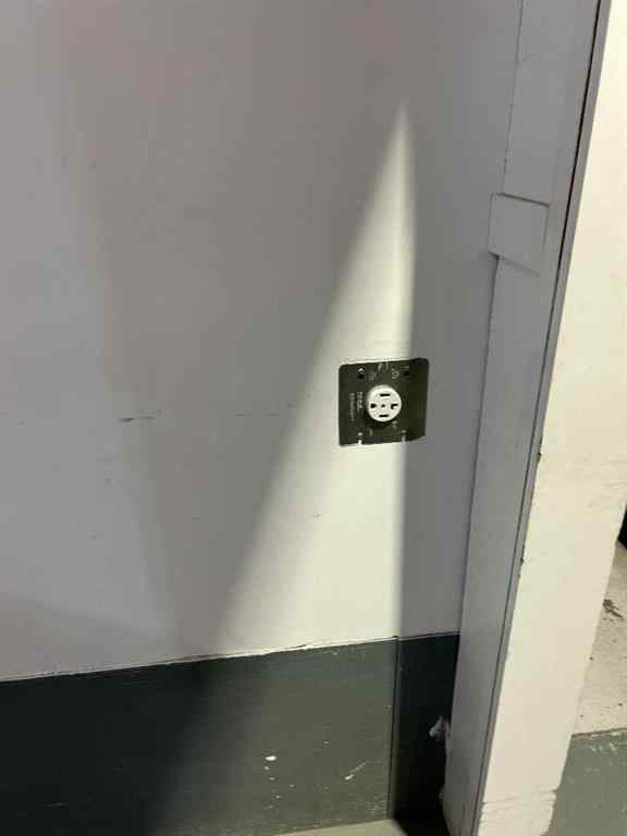 MLS&reg; # A2269126 - 233 31 Street N in Anderson Industrial Park Lethbridge, Commercial Open Houses