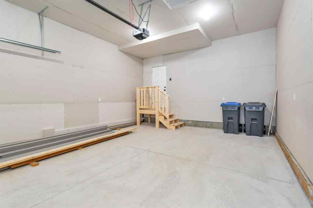 MLS&reg; # A2269127 - 115 Hampton Crescent  in Hampton Pointe Sylvan Lake, Residential Open Houses