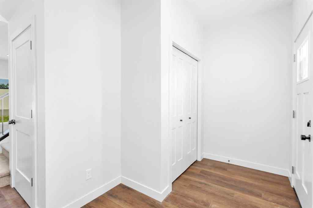 MLS&reg; # A2269127 - 115 Hampton Crescent  in Hampton Pointe Sylvan Lake, Residential Open Houses