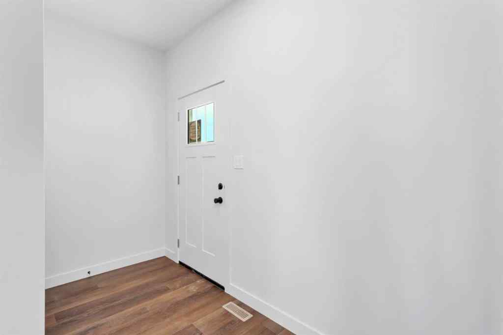 MLS&reg; # A2269127 - 115 Hampton Crescent  in Hampton Pointe Sylvan Lake, Residential Open Houses