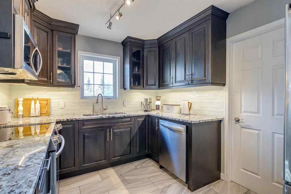 MLS&reg; # A2269136 - Unit #3101 7171 Coach Hill Road SW in Coach Hill Calgary, Residential Open Houses