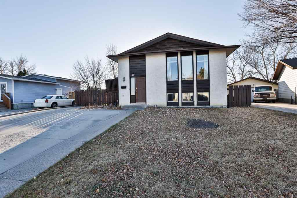 MLS® A2269137 - 125 Princeton Crescent W in Varsity Village Lethbridge, Residential
