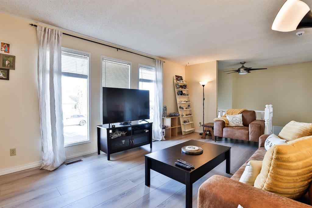 MLS® A2269137 - 125 Princeton Crescent W in Varsity Village Lethbridge, Residential