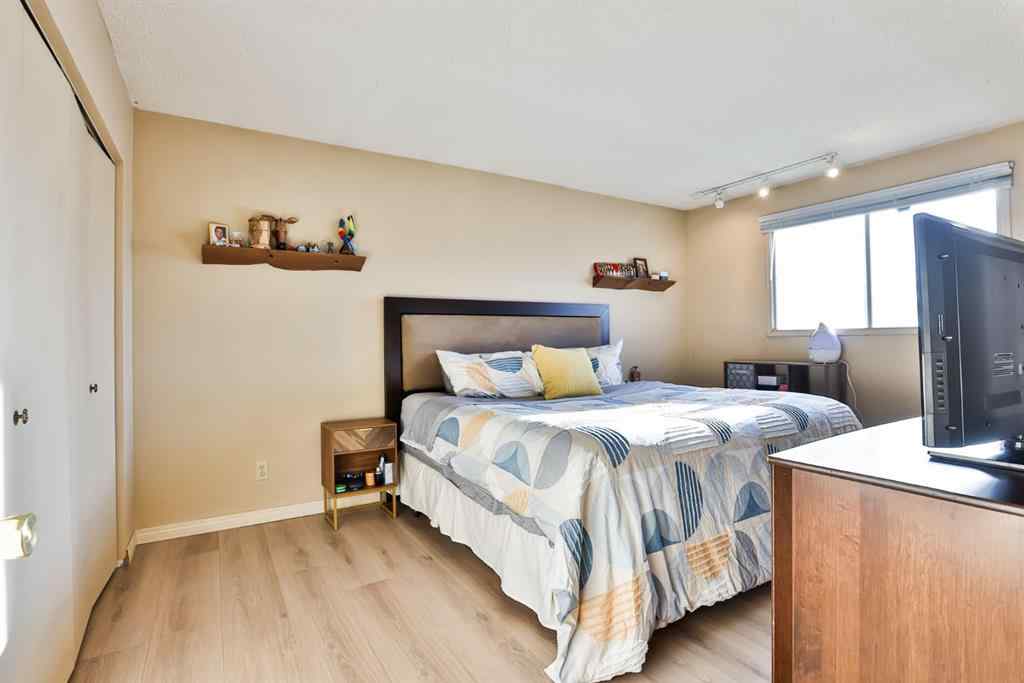 MLS® A2269137 - 125 Princeton Crescent W in Varsity Village Lethbridge, Residential